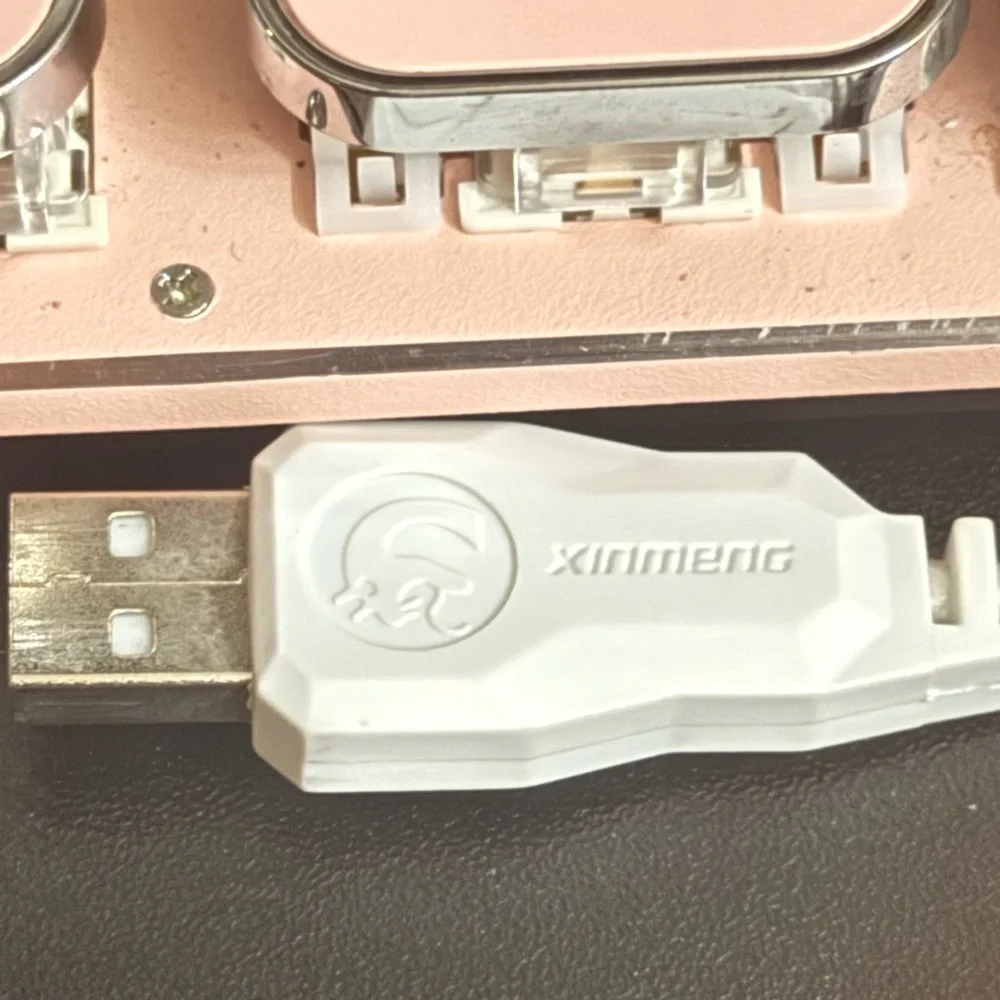 pink mechanical typewriter style round keys keyboard - Picture 2 of 5